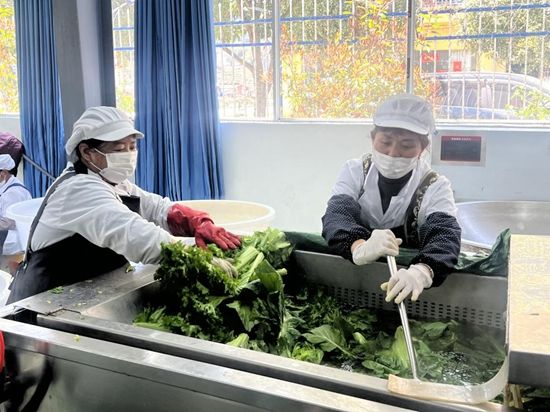 貴州六盤水市六枝特區(qū)：精深加工“鏈”動產(chǎn)業(yè) 賦能鄉(xiāng)村振興_fororder_圖片4