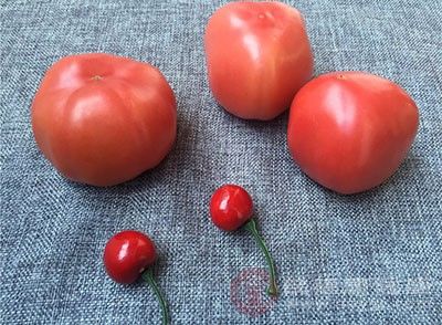 純麥面條、西紅柿、土雞蛋、花生油