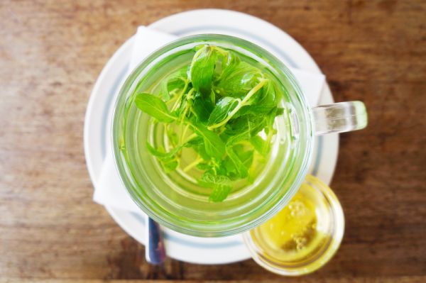 喝什么茶解毒效果最好 - 10 种最有效的中草药茶