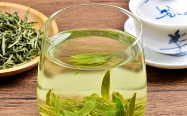 竹叶茶泡水喝的功效.jpg