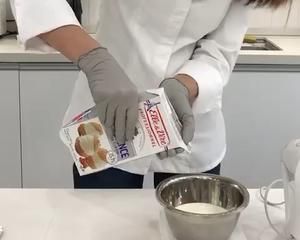如何延长开封淡奶油的保质期的做法 步骤3