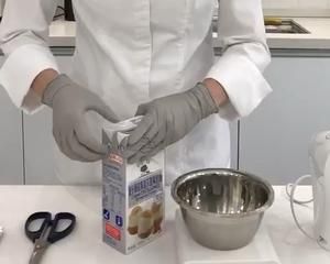 如何延长开封淡奶油的保质期的做法 步骤1