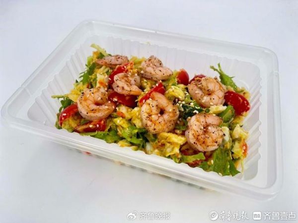 山東大學(xué)投放的“輕食盒子”受到師生們的歡迎 通訊員 唐愈新