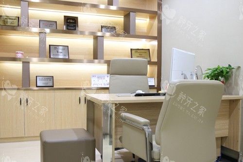 广州穗华口腔海珠中大院区面诊室图