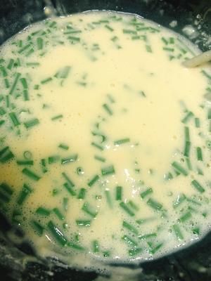 五分鐘吃上美味雞蛋煎餅的做法 步驟1