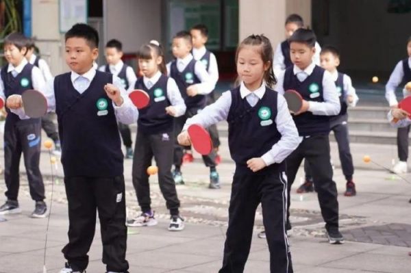 同学们连续乒乓球技。青羊区教育局供图