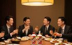 体制内精英退出酒桌后，谁会是中国酒桌食物链最顶端？