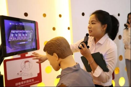 动态简讯-柯桥区疾控-周佳颖-河南疾控系统来柯桥区学习考察健康素养进农村文化礼堂工作417.JPG