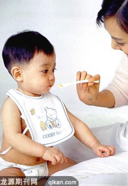 三條原則，防范嬰兒添加輔食過(guò)敏