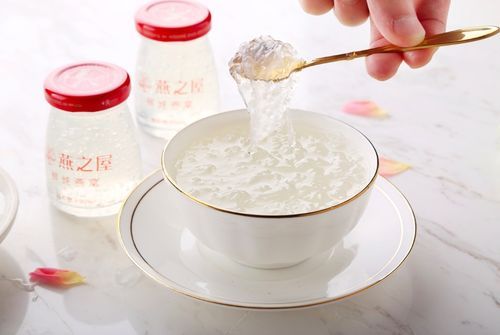 燕窩搭配養(yǎng)樂多：這樣的雙重滋養(yǎng)能否一同享用？
