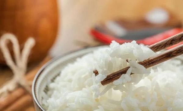 60歲后體重控制新標(biāo)準(zhǔn)！保持在這個(gè)范圍，老年人更健康！