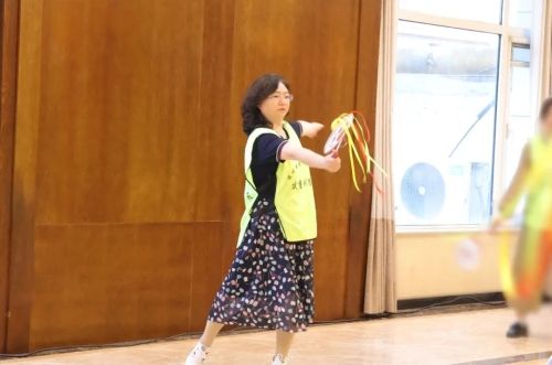 開啟健康減重新方式丨德州市第七人民醫(yī)院減重訓練營柔力球開練
