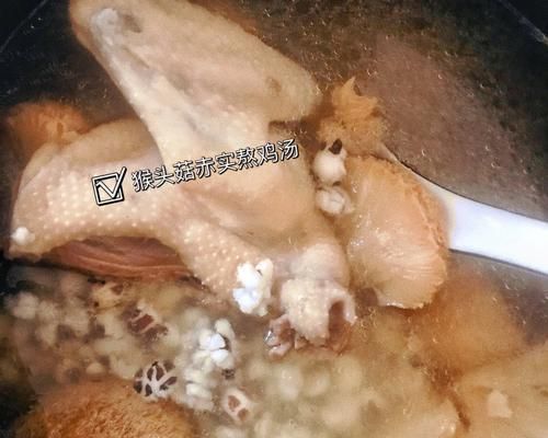 滋补鲜菇红枣鸡汤（营养丰富）