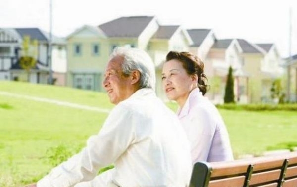 78歲老人喝水有講究，4個(gè)習(xí)慣藏長壽秘訣，你家老人做對(duì)了嗎？