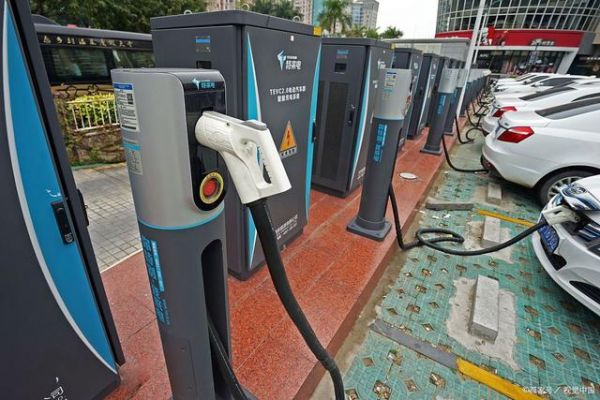 新能源車充電樁使用技巧：快充傷電池？充電周期與溫度管理科普-有駕
