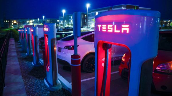 電動(dòng)汽車充電 Car Charge