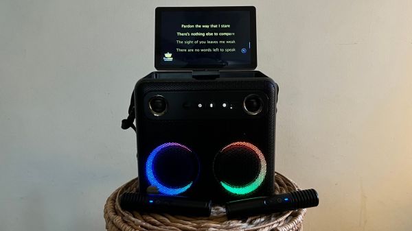 Ikarao BreakX2 karaoke machine
