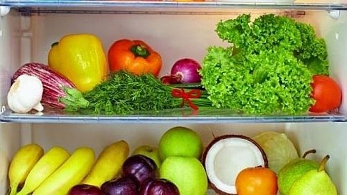 Storing of foods in the refrigerator