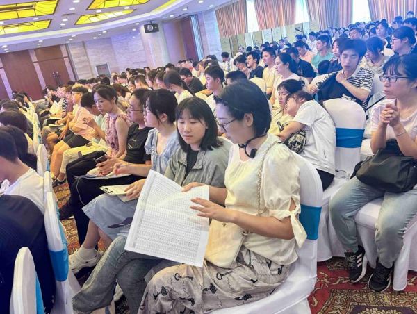 武漢市的高考簽約培訓(xùn)哪家好+2025武漢市高三沖刺班top收費一覽