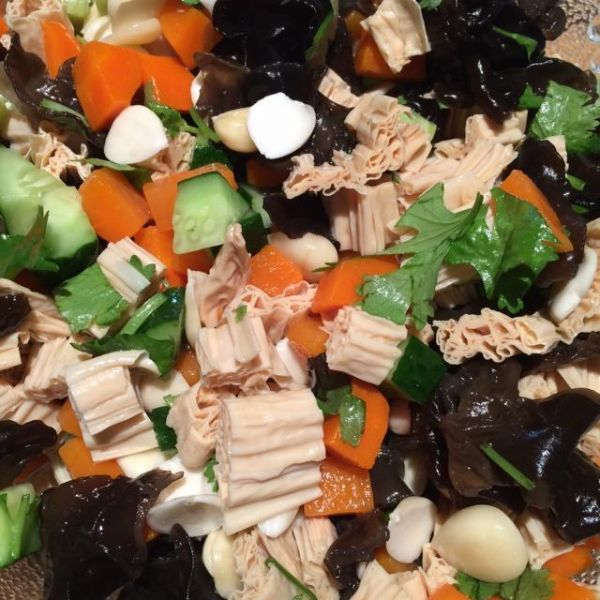 凉拌素什锦的做法