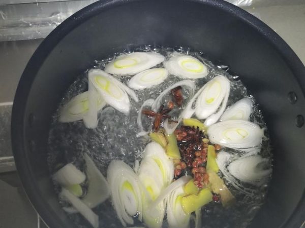 純奶手撕吐司的做法 步驟1