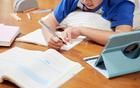 廢掉一個孩子的最快方式：暑假讓他“老老實實”寫作業(yè)！