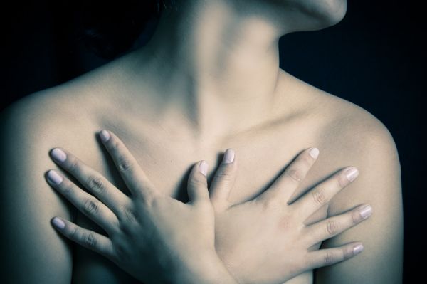 怎么样促进女生胸部发育