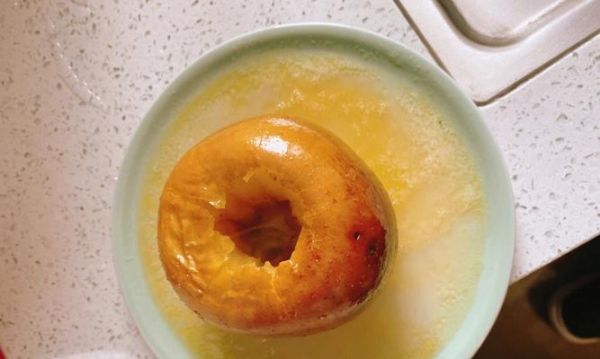 酸奶紅糖蘋果的做法（營養(yǎng)美味）