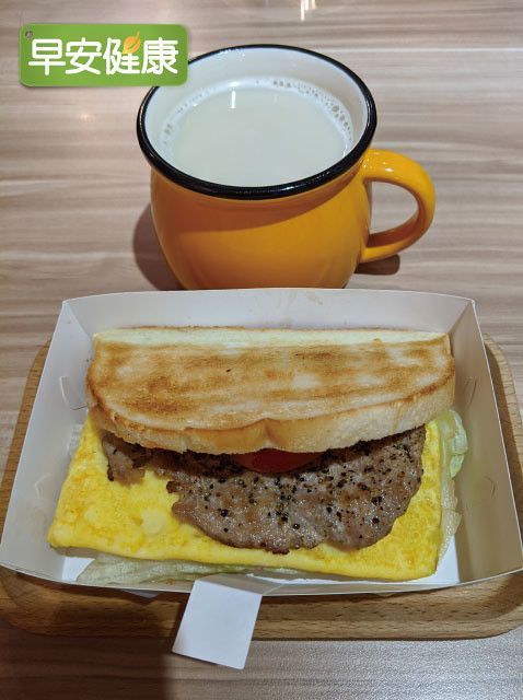 Donna營養(yǎng)師早餐提案：豬里肌三明治、鮮奶茶