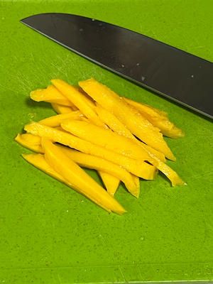 東南亞風(fēng)味酸甜蝦的做法 步驟3