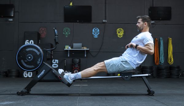 Entrenamiento con remo: potencia tu resistencia y fuerza-0