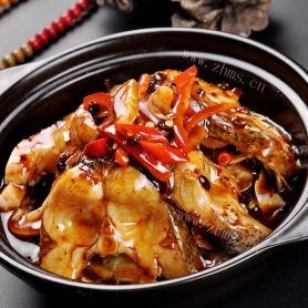 噴香的冬筍燜魚(yú)