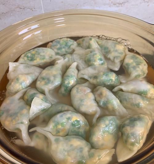茼蒿鮮蝦水餃的制作方法（美味健康）