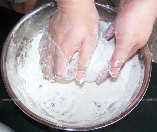 家庭自制一個(gè)饅頭誕生的全過程