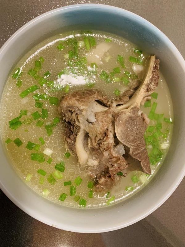 一碗洛陽家鄉(xiāng)牛肉湯的做法