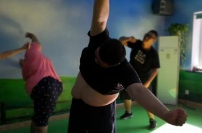 游泳圈、啤酒肚如何才能快速消掉.jpg