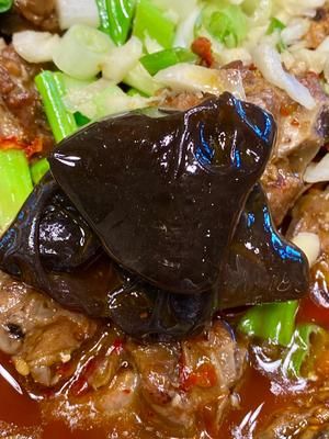 小美泡發(fā)黑木耳的做法 步驟7