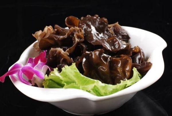 泡木耳，10個(gè)人9個(gè)錯(cuò)，大廚教你一招，泡發(fā)速度更快，清洗更干凈