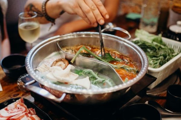 麻辣燙熱量高不高 一頓麻辣燙能胖幾斤 一碗麻辣燙的熱量是多少大卡