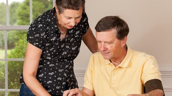 69歲大爺早餐嗆面饅頭就咸菜，3年從沒變過(guò)，體檢身體狀況如何？