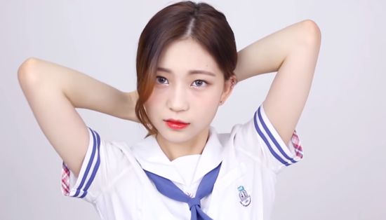 教學(xué)生化妝的韓國美容博主