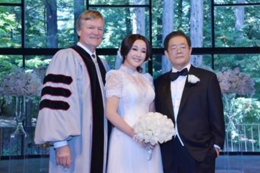 刘晓庆老公备胎转正的故事 直言我们相爱十生十世