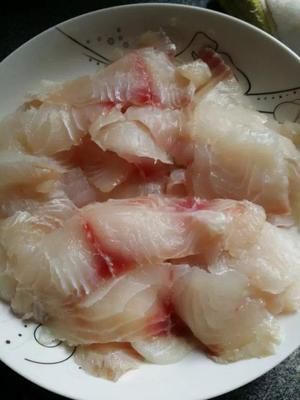 香辣冬筍酸菜鯛魚的做法 步驟1