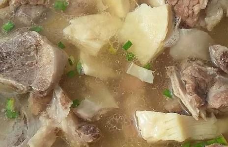 香菇冬笋排骨汤——理气健脾滋补养身