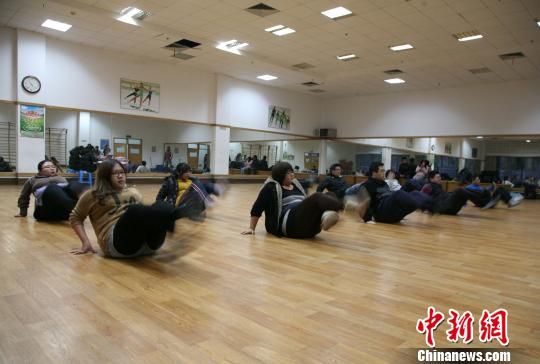 杭州一高校开减肥班 学员曾一周只吃俩苹果减肥