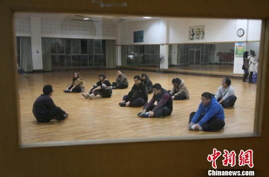 杭州一高校开减肥班 学员曾一周只吃俩苹果减肥