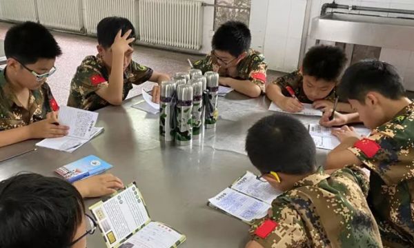 一個(gè)月國內(nèi)夏令營報(bào)名多少錢