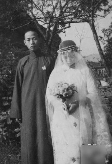 民国时期“中西合璧”的结婚照: 图8新娘很漂亮