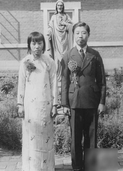 民国时期“中西合璧”的结婚照: 图8新娘很漂亮