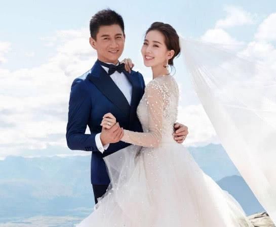 五對明星結(jié)婚照，第三對最甜，最后一對最有夫妻相！
